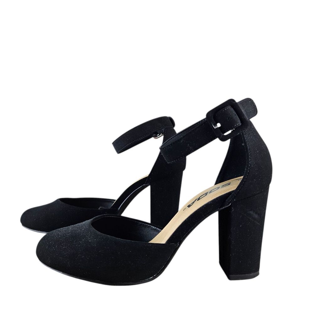 Soda Roy Heels Womens Size 8 Wide Black Closed Toe Ankle Strap Chunky Sandals